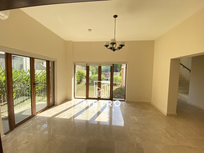 Venta de Casas en Clayton en Senderos de Camino de Cruces