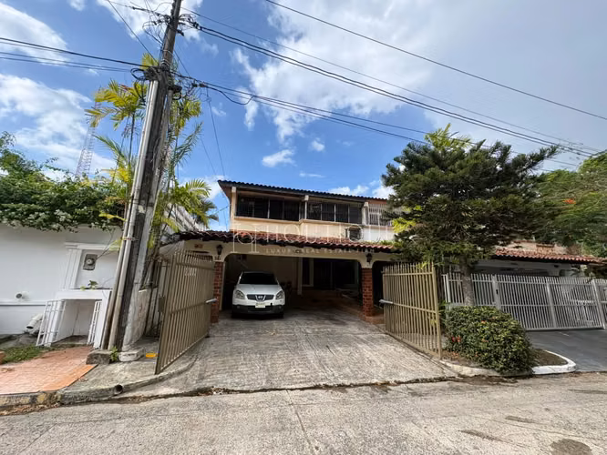Venta de Casa Unifamiliar en El Carmen – Bella vista