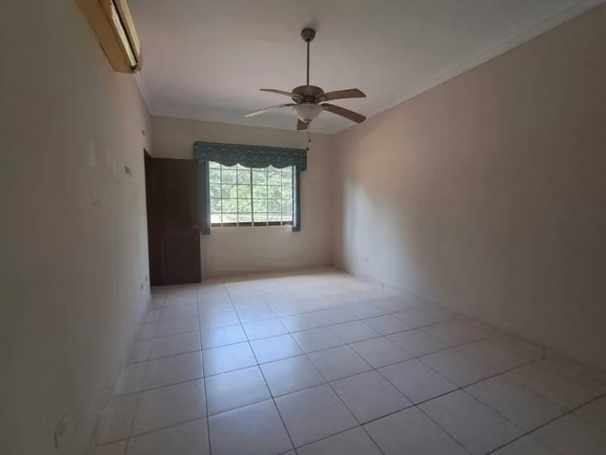 Alquiler de hermosa Casa en Camino de Cruces-Zona Exclusiva y segura