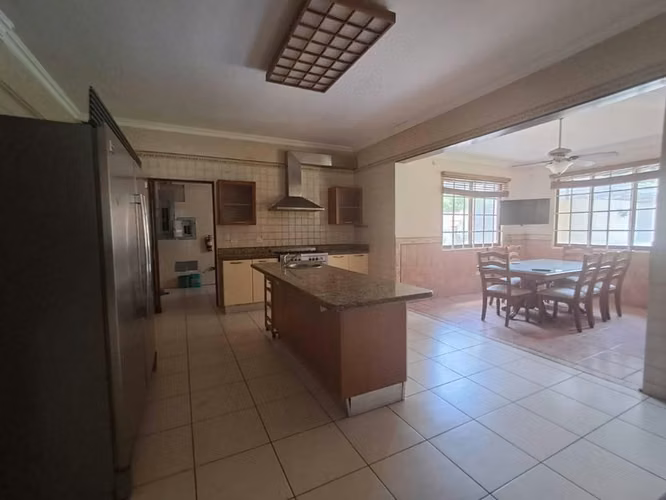 Alquiler de hermosa Casa en Camino de Cruces-Zona Exclusiva y segura