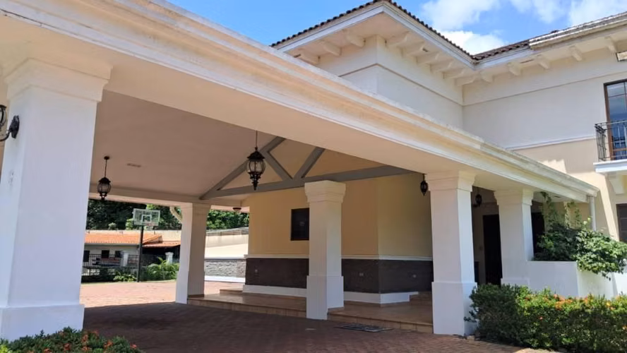 Alquiler de hermosa Casa en Camino de Cruces-Zona Exclusiva y segura