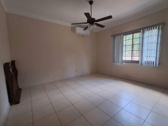Alquiler de hermosa Casa en Camino de Cruces-Zona Exclusiva y segura