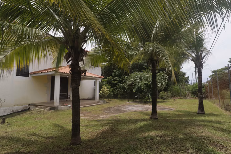 VENDO RESIDENCIA AMOBLADA EN CORONADO 1200 M2 DE TERRENO