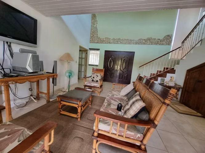 VENDO RESIDENCIA AMOBLADA EN CORONADO 1200 M2 DE TERRENO