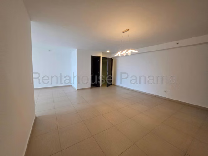 Se Vende Apartamento en Costa del Este LA27-198