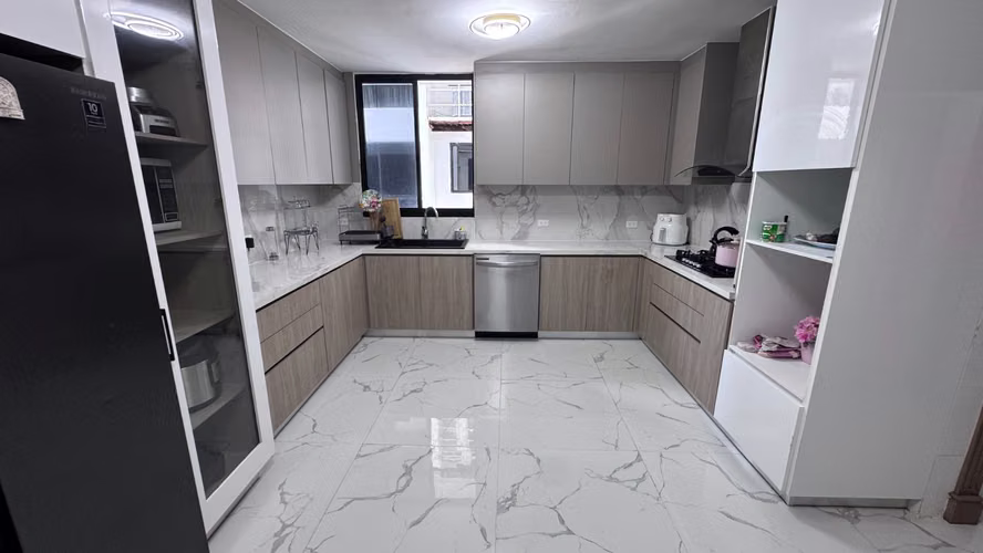 Se Vende Apartamento con Vista Al Mar en El PH Princesa del Mar en La Av Balboa 27LDC167