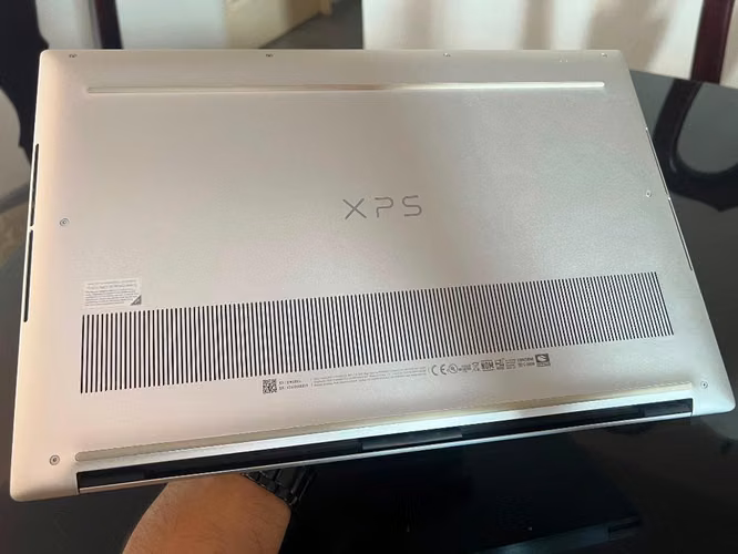 Laptop Dell XPS 15 9520 - Imagen 3