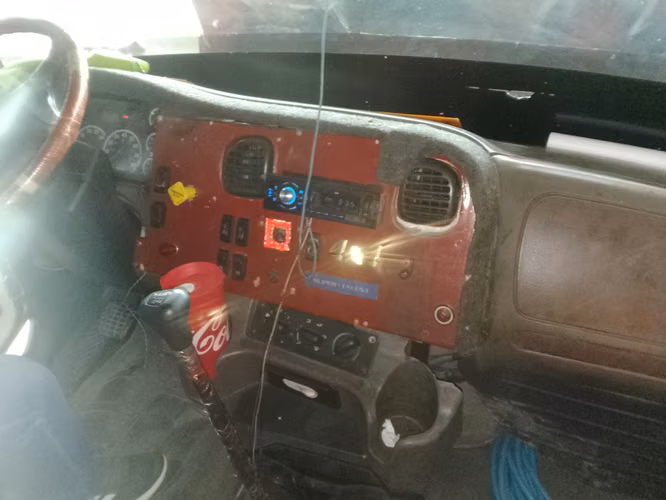 VENDO FREIGHTLINER AÑO 2008 - Imagen 3
