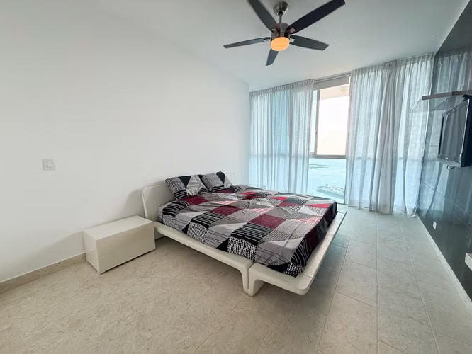 Apartamento de Dos Niveles con Vista al Mar en Sky, con Vistas desde Ambas Recámaras