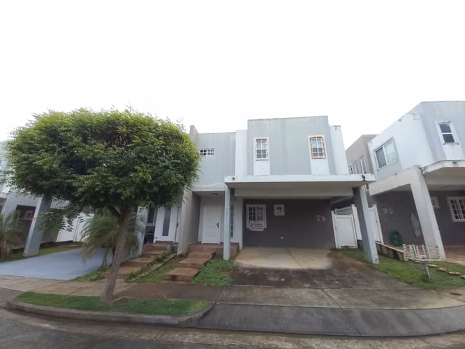 Venta de casa en Brisas del Golf Norte - PH Victoria