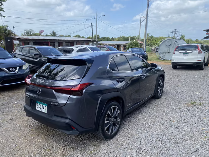 Lexus UX 250h Hybrid 2022 | Gris Sonic Chrome | Full Equipo | Excelente Estado