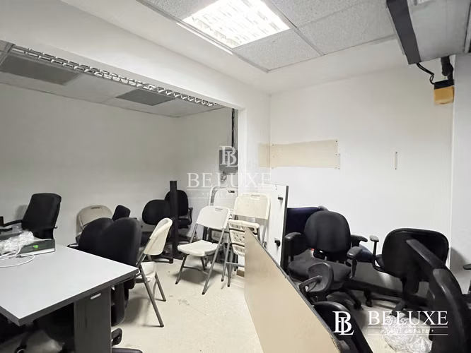 ALQUILER DE OFICINA LISTA PARA OCUPAR EN AREA BANCARIA, CALLE 50 (8)