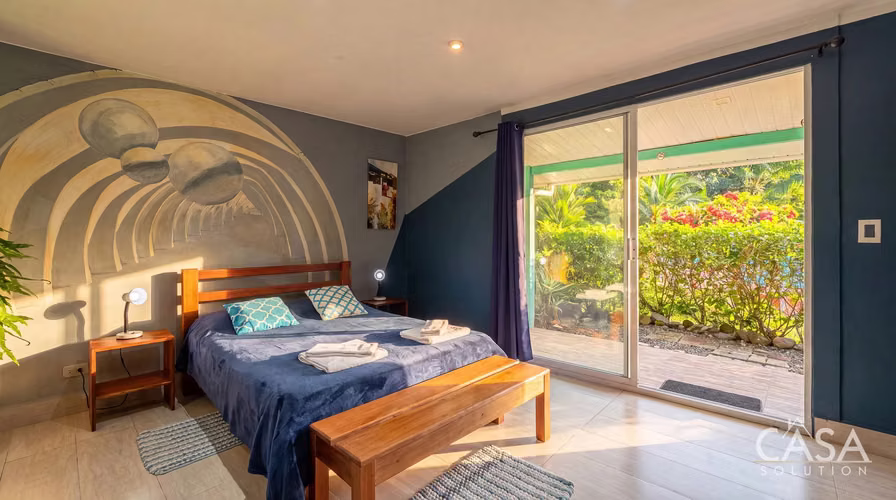 Propiedad Llave en Mano con Casa Principal, 6 Estudios y Piscina en Venta en Las Lajas, Chiriquí