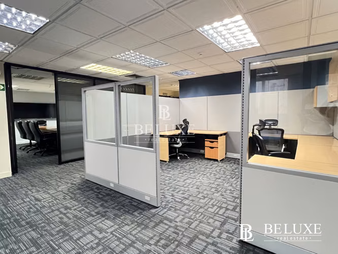 ALQUILER DE OFICINA LISTA PARA OCUPAR EN AREA BANCARIA, CALLE 50 (8)