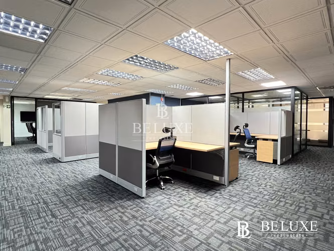 ALQUILER DE OFICINA LISTA PARA OCUPAR EN AREA BANCARIA, CALLE 50 (8)