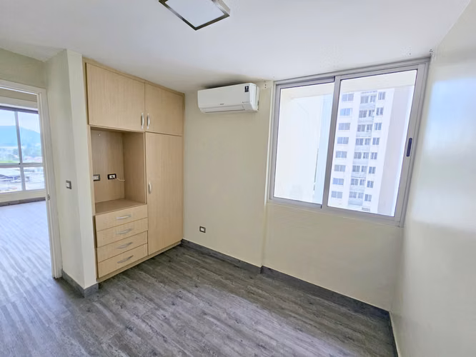Venta de Apartamento en PH Rokas - Condado del Rey. Haga una oferta