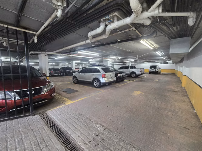 Plaza Comercial en Venta – Bella Vista, Panamá