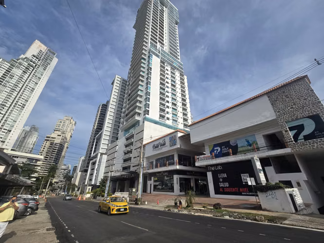 Plaza Comercial en Venta – Bella Vista, Panamá