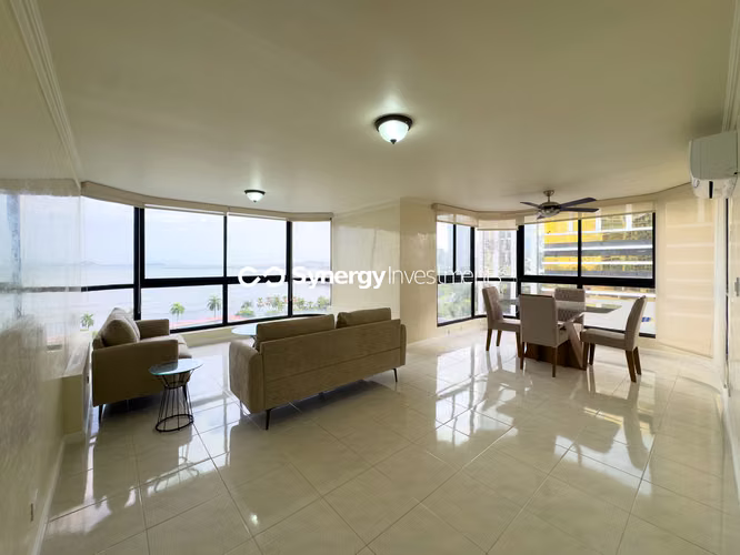 Apartamento en alquiler con vista al mar - Muebles nuevos