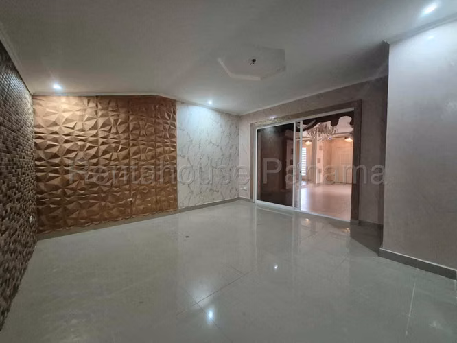 Se Alquila Casa en Brisas Del Golf MDV27-183