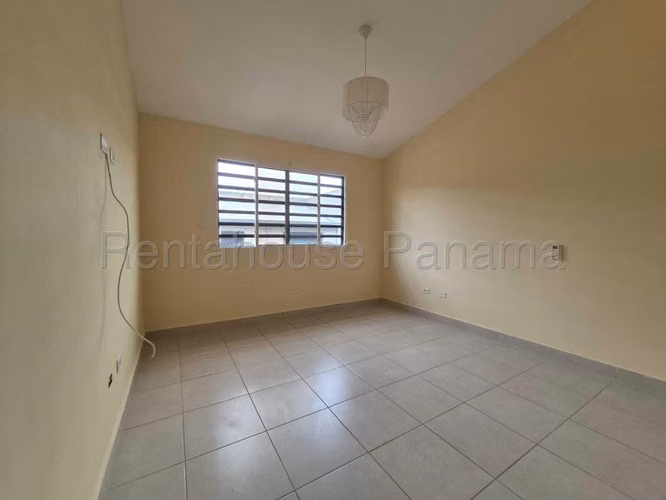 Se Alquila Casa en Brisas Del Golf MDV27-183
