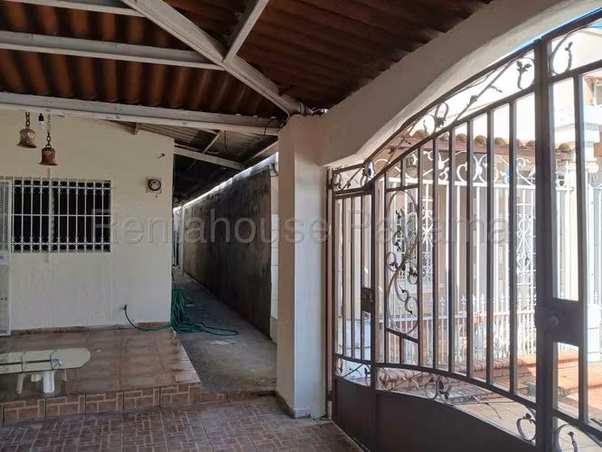 Se Vende Casa en San Antonio MDV27-180