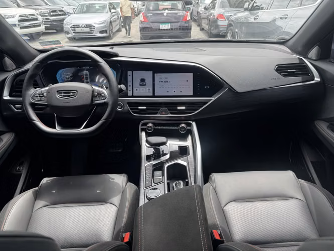 GEELY TUGUELLA 2025 - Imagen 13