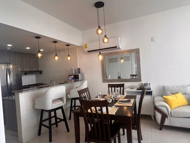 Alquilo apartamento en PH Greenwood, El bosque, 3R, 2B, Piso alto, Balcon, amoblado