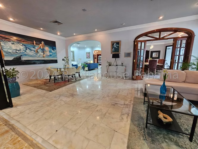 Casa en Venta en Altos de Golf AFC 26-2485