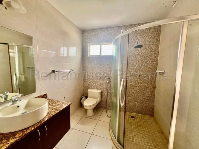 Alquiler de Casa en Brisas Del Golf Augusta KC