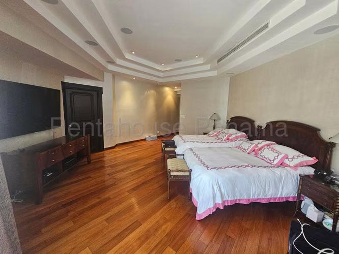 Vendo Casa en Altos del Golf OF26-5085