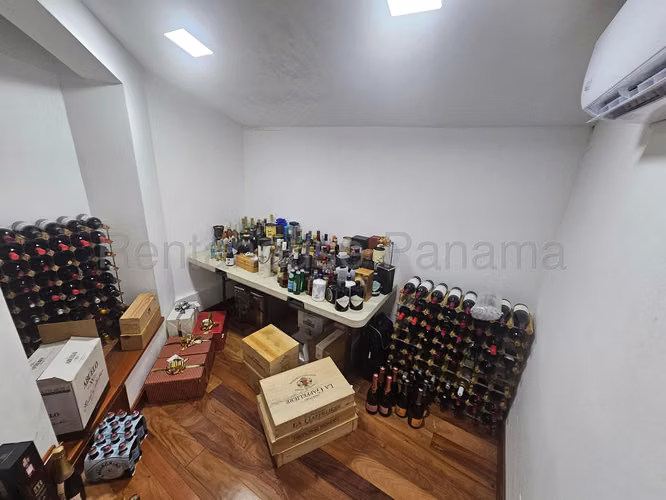 Vendo Casa en Altos del Golf OF26-5085