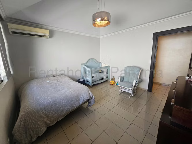 Vendo Casa en Altos del Golf OF26-5085