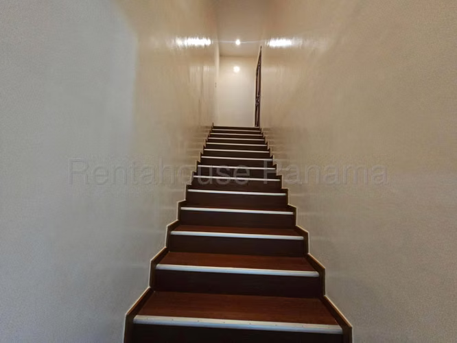 Vendo Casa en Altos del Golf OF26-5085