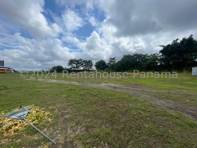 VENTA DE TERRENO EN MILLA 8 TERRENO RR