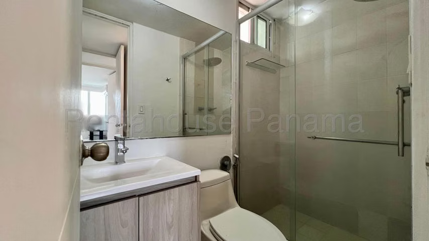 Se vende apartamento en PH Terramar en Vía Israel, San Francisco 27LDC222