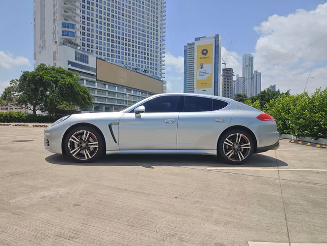 Porsche Panamera S