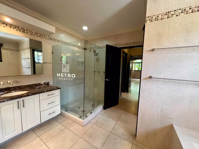 Casa Exclusiva en Venta en Costa del Este