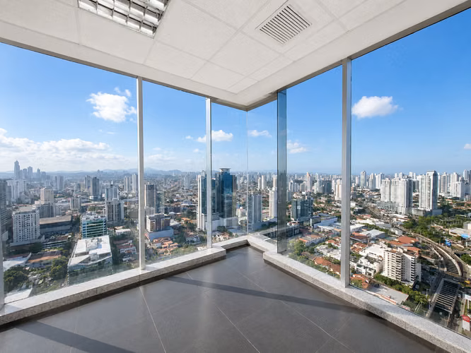 Alquiler de Oficina en Calle 50, Torre Global, 381m2
