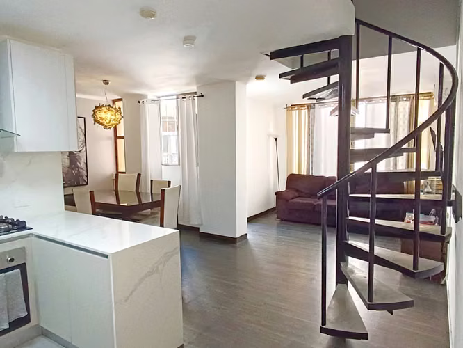 APARTAMENTO TIPO LOFT, PH TORRE DEL REY, 3R, 3B, LINEA BLANCA, 12 DE OCTUBRE!!