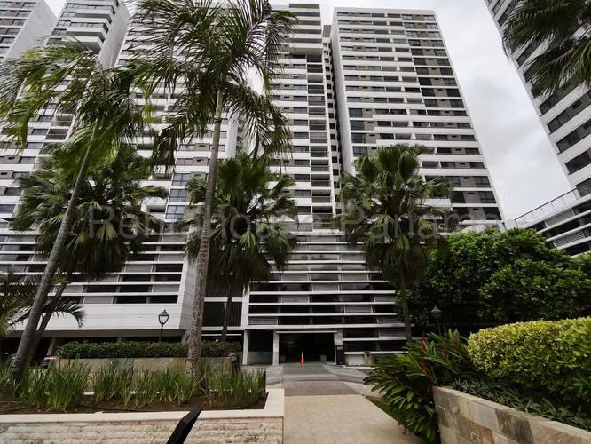 Se Vende Apartamento en Condado del Rey LA27-324