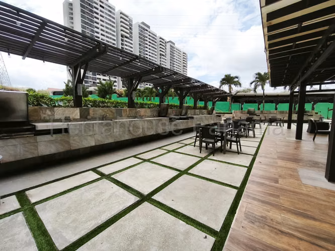 Se Vende Apartamento en Condado del Rey LA27-324