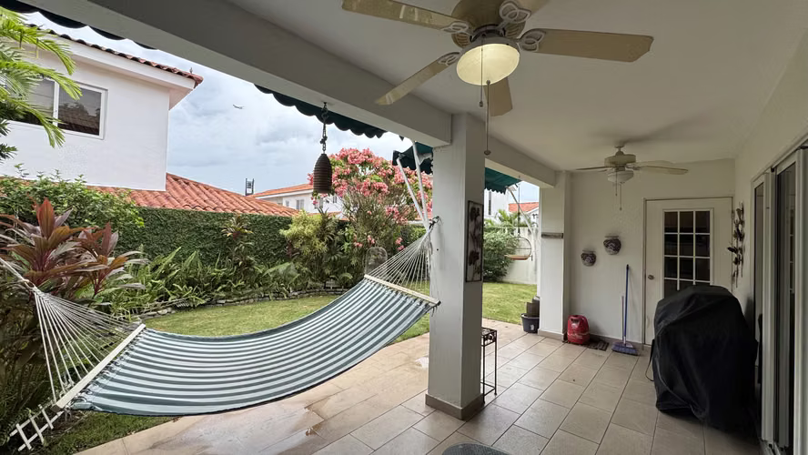Quintas de Versalles, Juan Diaz, Venta de CASA