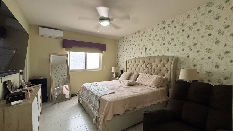 Quintas de Versalles, Juan Diaz, Venta de CASA