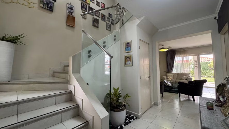 Quintas de Versalles, Juan Diaz, Venta de CASA