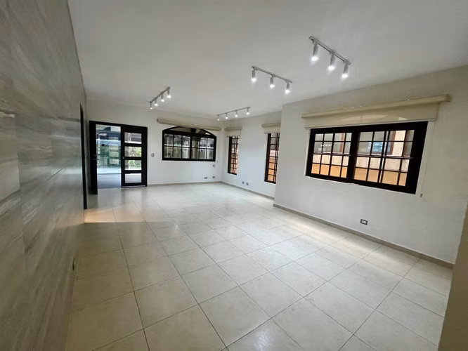 Se Alquila Casa en Costa Sur - Juan Díaz.