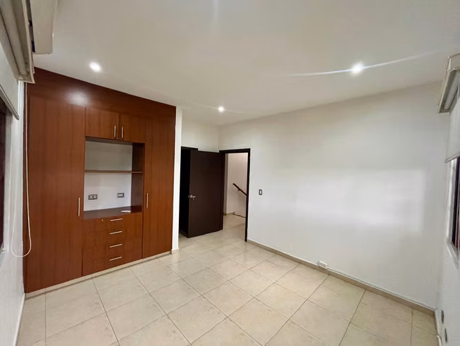 Se Alquila Casa en Costa Sur - Juan Díaz.