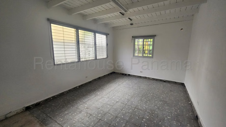 Terreno en Alquiler en  Los Angeles JG