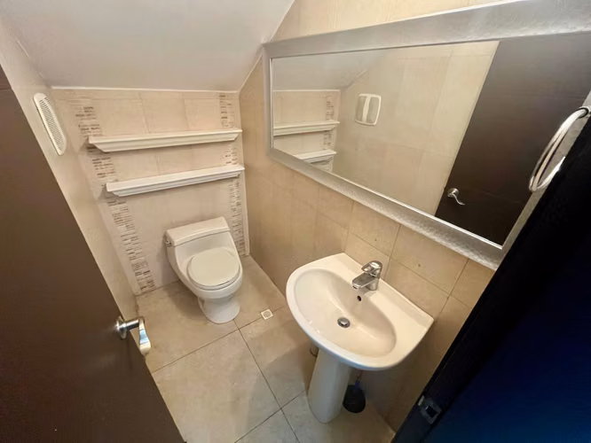 Se Vende hermosa casa en Costa Sur - Juan Díaz.