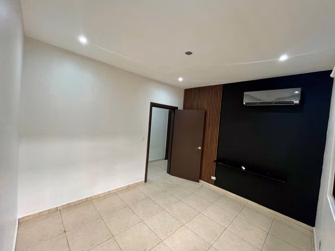 Se Vende hermosa casa en Costa Sur - Juan Díaz.